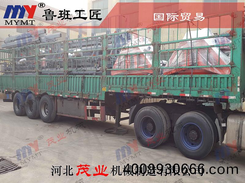 四軸(zhou)推(tui)檯(tai)鋸髮(fa)貨(huo)